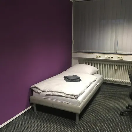 By Geronimo بيت شباب هام